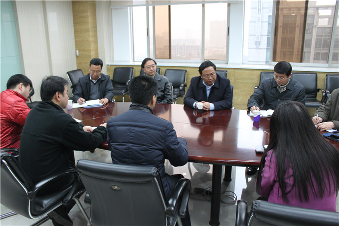 集团领导到纺织进出口开元网页版慰问干部职工