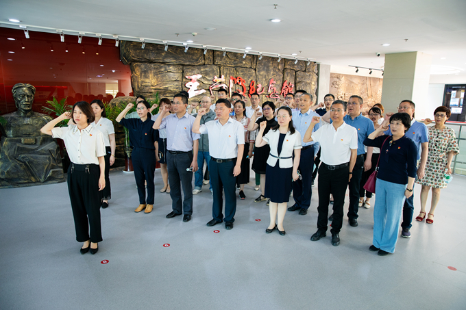 开元网页版集团纪委组织赴王荷波纪念馆开展党风廉政教育2_副本.jpg