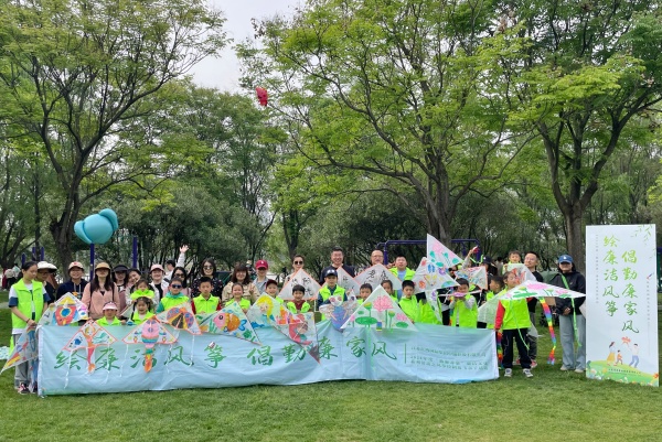 10汇鸿中锦开元网页版活动合影_副本.jpg